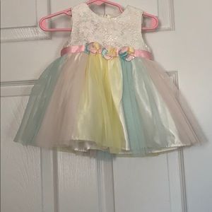 6-9 months Beautiful multi color dress 👗